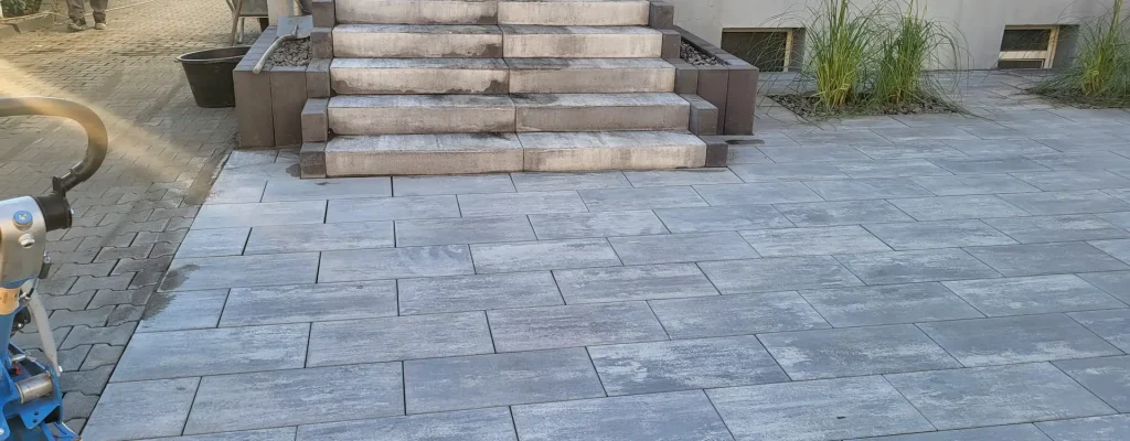 8b37ef53-f8c8-480e-9a29-7d664312a489